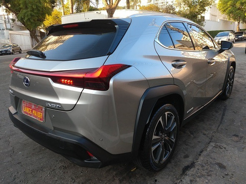 Imagem 8 de 12 de Lexus Ux250 Dyn 2.0 Hybrid Aut