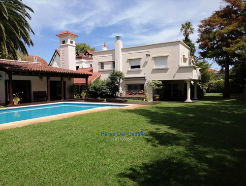 Venta  Casa Carrasco Céntrico 4 Dormitorios Piscina