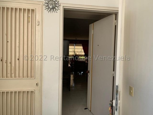 Imagen 2 de 30 de Apto. Palo Verde Carla Mora Cod. 22-23967 Telf. 0412-5885892