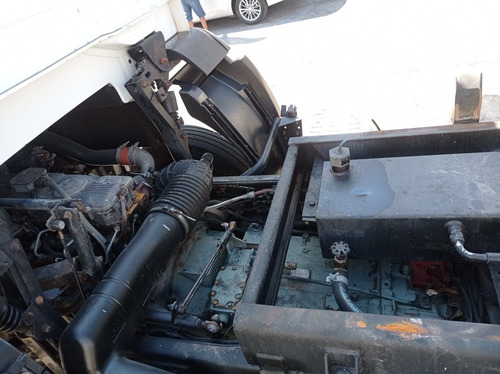 Volkswagen 31320 6x4 Basculante