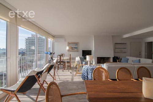 Apartamento En Venta De 3 Dormitorios En Puerto