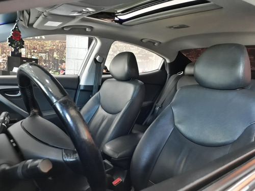 Imagem 8 de 9 de Hyundai Elantra 2014 2.0 16v Gls Flex Aut. 4p