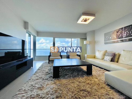 Oportunidad En Venta, Moderno Apartamento De 2 Dormitorios Y Dependencia Sobre Primera Línea De Playa Brava, Le Parc