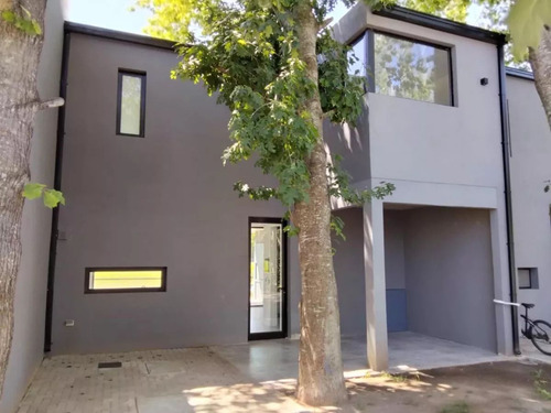 Casa 4 Ambientes A Estrenar En Venta La Cañada Polo Club