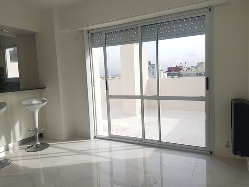Departamneto De 2 Ambientes Con Balcon Terraza En Venta / Paseo Aldrey
