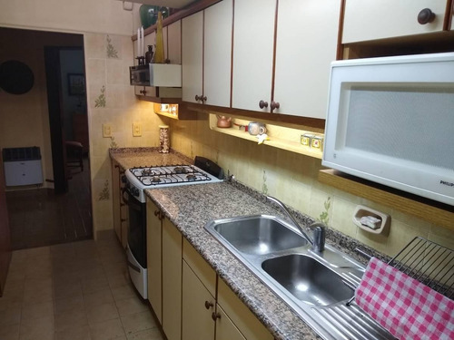 Imagen 4 de 16 de Casa Muy Completa En Parque Chacabuco