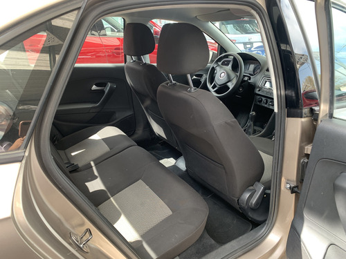 Volkswagen Vento 1.6 Starline At