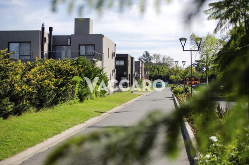 Imagen 11 de 26 de Hermoso Dúplex En Barrio Cerrado.