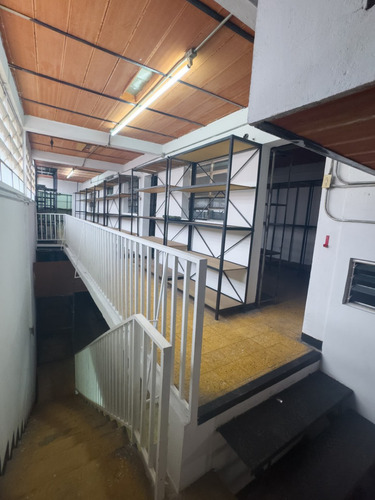 Xv, En Venta Edificio Comercial De 03 Niveles En La Concordia, Cuadra Y Media Bajando Del Hospital Central