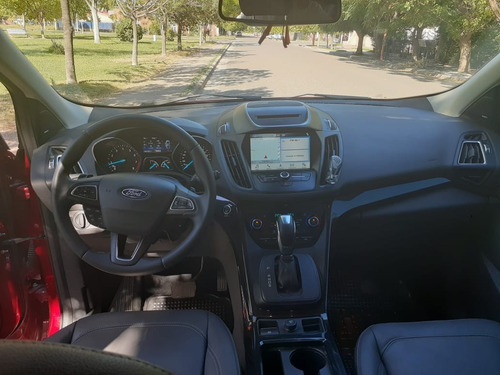 Ford Kuga Titanium 2018 - 25mil Km - Excelente