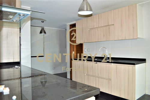 Departamento De Lujo En Excelente Barrio Residencial