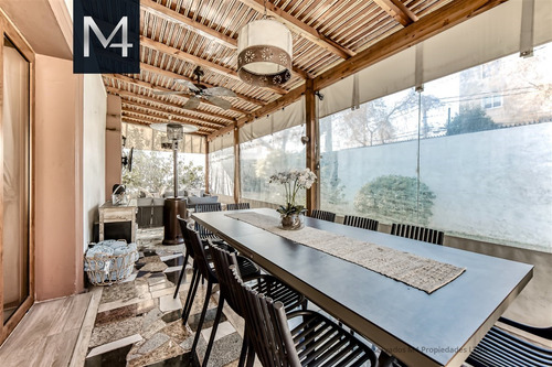 Impresionante Casa Estilo Francés