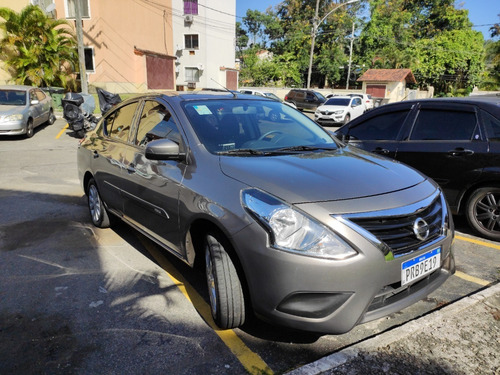 Imagem 1 de 14 de Nissan Versa
