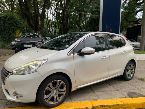 Peugeot 208 Feline Pack Cuir