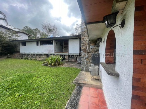 Yf Agradable Y Acogedora Casa En Venta En Alto Hatillo 23-32537 Merw