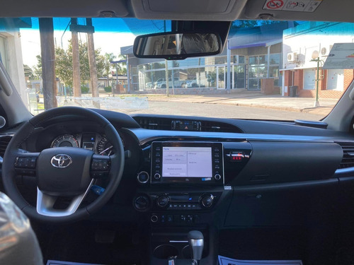 Imagen 13 de 15 de Toyota Hilux D/cabina 2.8 Tdi 204cv A/t 6 4x4 Srx 0km My2023