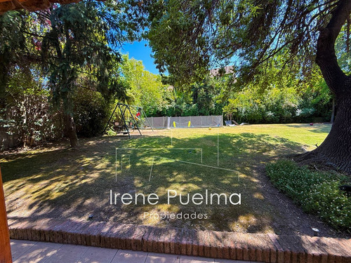Vende Casa Con Gran Jardin En Huinganal En Lo Barnechea