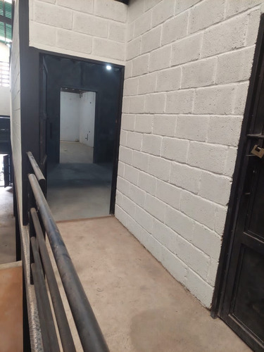 Imagen 16 de 23 de Marisol Castro Alquila Galpón Con Local Comercial Entre Av. Bolívar Y Hermandad Gallega De Valencia | Carabobo | Sector La Ceiba | PLG-95 Marisol 04244923040
