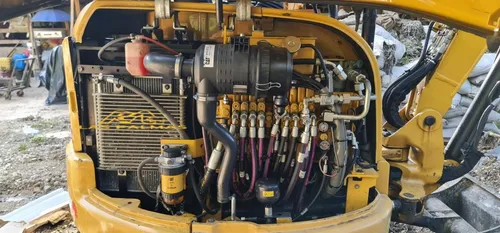 Miniexcavadora Caterpillar 303.5e2 Modelo 2017