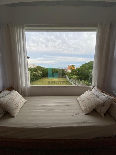 Casa De 4 Dormitorios En Venta. La Barra, Punta Del Este.- Ref: 8839
