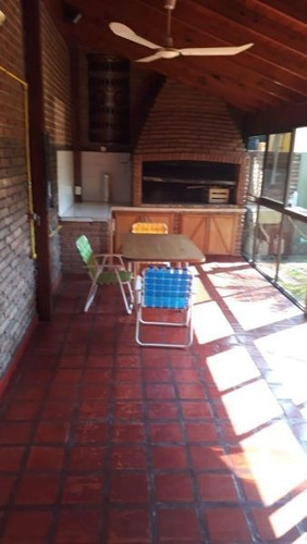 Casa 5 Ambientes Con Cocheras Cubiertas Parque