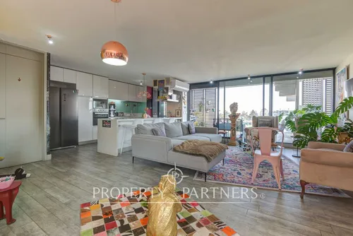 Penthouse Dúplex Con Vista Despejada En Moderno Ed...