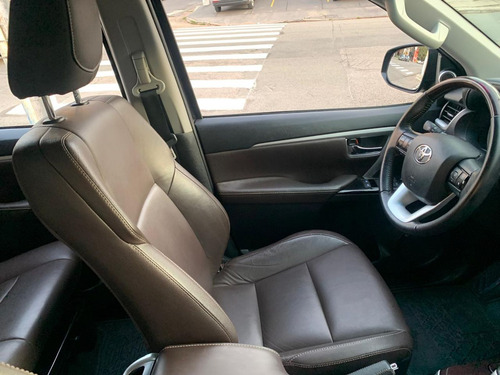 Toyota Hilux SW4 SRV 4x2 2.7 Flex 16V Aut. (7 lugares)