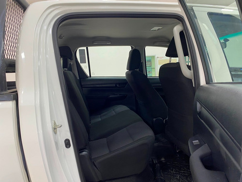 Toyota Hilux 2.7 Cabina Doble Sr Mt