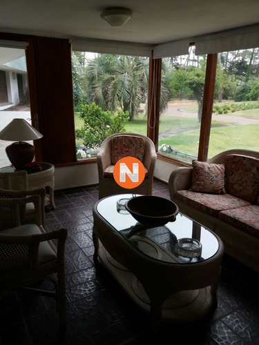 Oportunidad De Casa En Playa Mansa- Ref: 214970