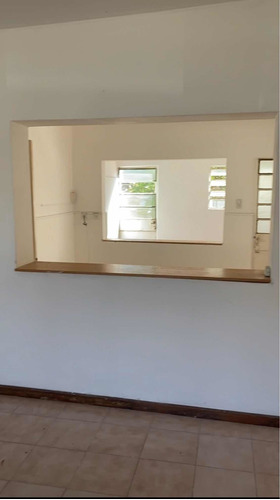 Oportunidad Inversión - Hermosa Casa 2 Dorm., Living, Cocina, Lavadero, 2 Baños, De 100 M2 Mas Patio, Super Luminosa, En Venado Tuerto