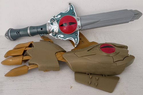 Thundercats Espada Y Garra Lion-o Sonidos Y Luz Bandai 2011 Gris (Usado)