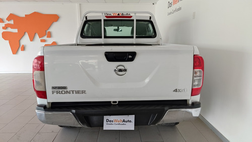 Imagen 4 de 13 de Nissan Np300 Doble Cab Diesel 4x4 Dt Mt 2018