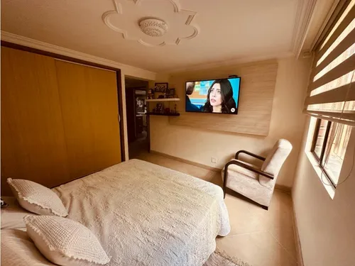 Vendo Apartamento En Laureles Medellín En Edificio De 185 M², Piso 1