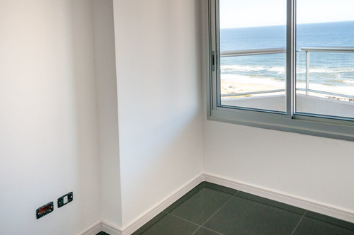 Imagen 26 de 30 de Venta, Apto 3 Dor En Look Brava, Piso Alto, Playa Brava (ref: Lij-5374)