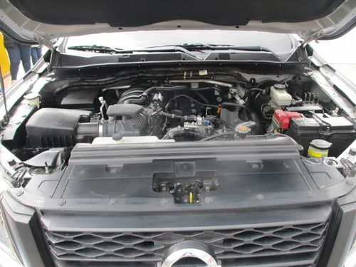 Nissan Frontier Doblecabina 4x2 2500cc Mt Aa