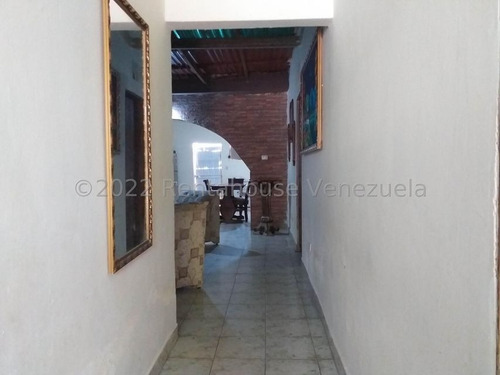 Imagen 8 de 19 de Amplia Casa Lista Para Habitar Con Céntrica Ubicación. 04120656408 Mls 22-8937
