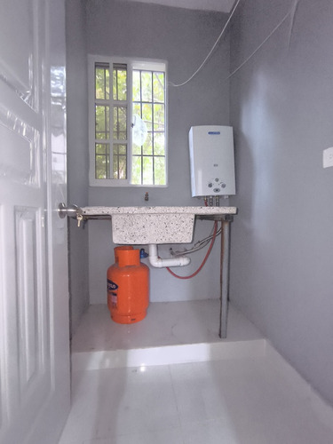 Apartamento De 2 Habitaciones Un Baño Sala Cocina Comedor