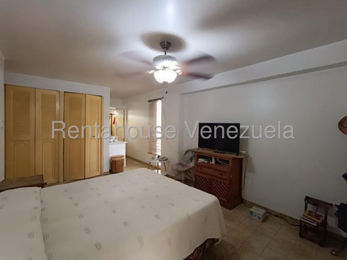 Amplio Apartamento En Venta Urb San Isidro, Maracay 25-13106 Hc