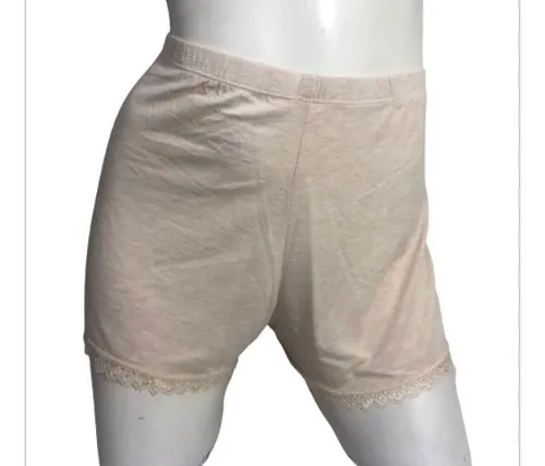 Short con puntilla sale