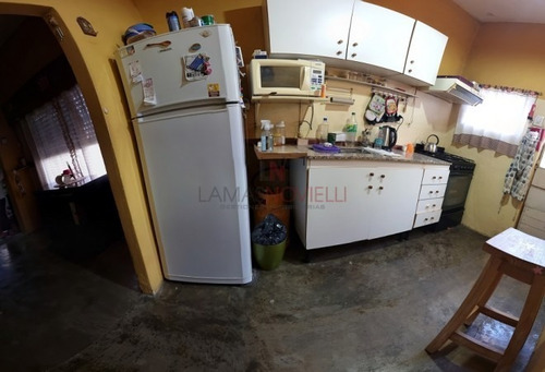 Imagen 17 de 30 de Casa Al Frente Con Prefabricada Al Fondo