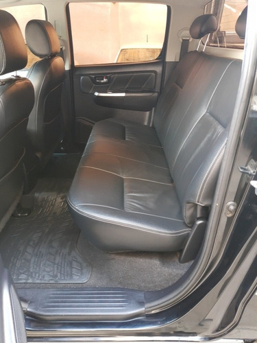 Imagen 11 de 16 de Toyota Hilux 2015 3.0 Cd Srv Limited 171cv 4x4 5at