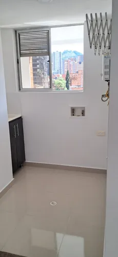 Amplio Apto De 78 Mts A Dos Cuadras Del Parque, A Tres Cuadras De La Estación Del Metro De Sabaneta