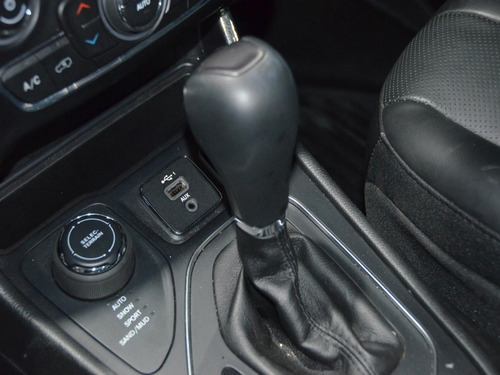 Jeep Cherokee Longitude Plus 3,2 Aut