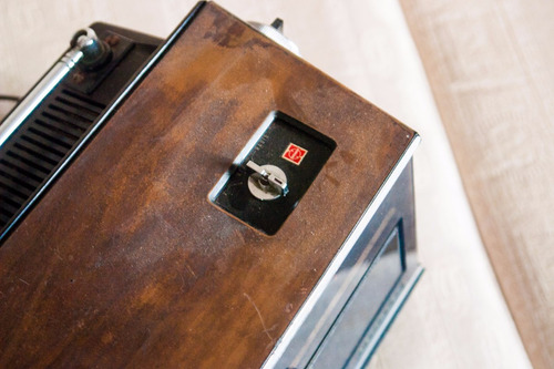 Antiguidade Rádio Tv Portátil National Anos 70 Reliquia Leia