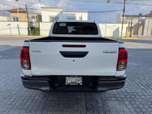 Imagen 7 de 15 de Toyota Hilux 2018 2.7 Cabina Doble Mt