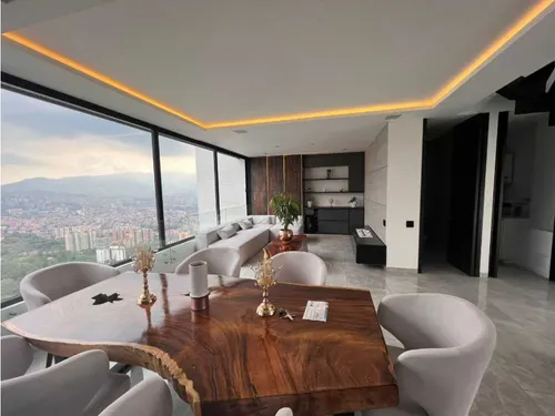 Vendo Apartamento Triplex En El Poblado, San Lucas