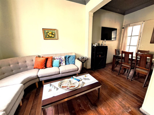 Casa En Venta De 3 Dorm. En Comuna De Santiago