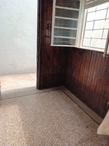 Imagen 4 de 14 de Venta Apartamento Un Dormitorio Y Medio Super Oferta, Locomoción En La Puerta