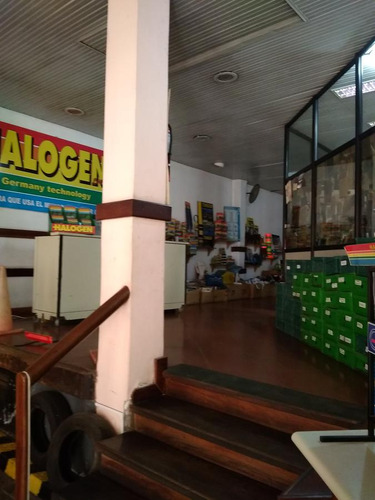Retasado Gran Local En San Telmo 2000 M2 900 M2 De Terraza. Eeuu Y Defensa.