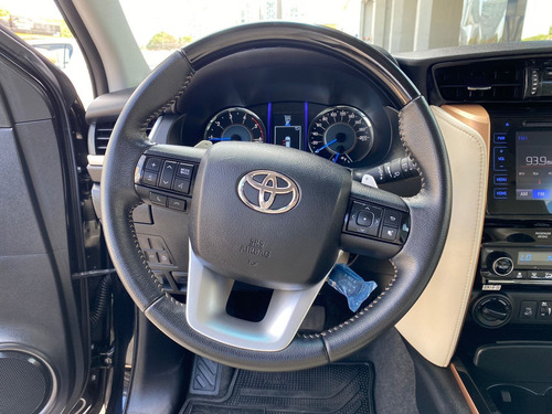 Imagem 9 de 15 de Toyota Sw4 Sw4 Srx Diamo. 4x4 2.8 Tb Die Aut. 2019/2019